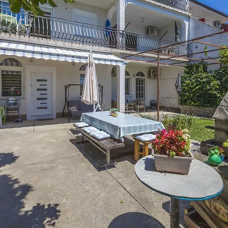 Apartment Hundefreundliches Nur 300 Meter Bis Zur Adria Mit Meerblick, Grill, Wifi