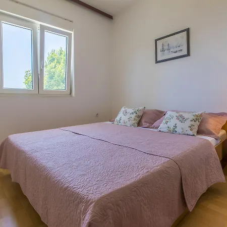 Apartment Hundefreundliches Nur 300 Meter Bis Zur Adria Mit Meerblick, Grill, Wifi Crikvenica