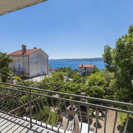 Hundefreundliches Nur 300 Meter Bis Zur Adria Mit Meerblick, Grill, Wifi Crikvenica