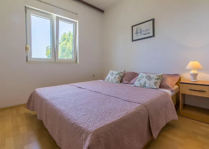 Apartment Hundefreundliches Nur 300 Meter Bis Zur Adria Mit Meerblick, Grill, Wifi Crikvenica