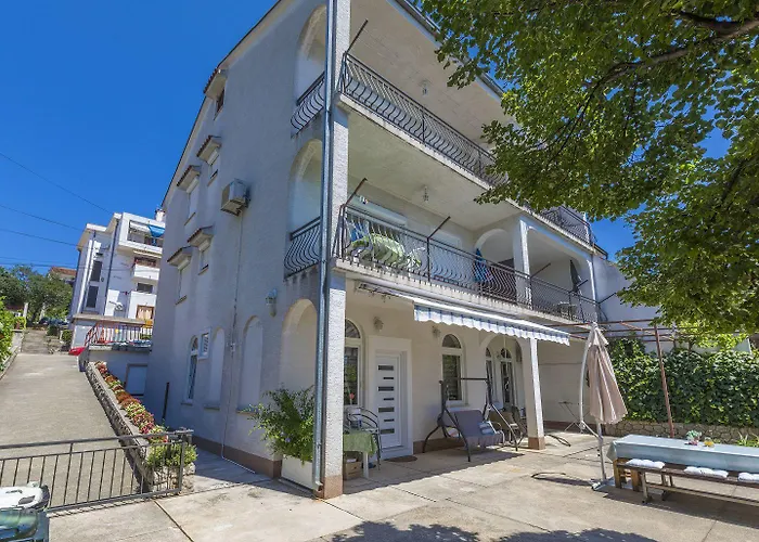 Apartment Hundefreundliches Nur 300 Meter Bis Zur Adria Mit Meerblick, Grill, Wifi Crikvenica
