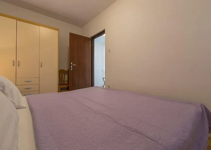 Hundefreundliches Nur 300 Meter Bis Zur Adria Mit Meerblick, Grill, Wifi Crikvenica