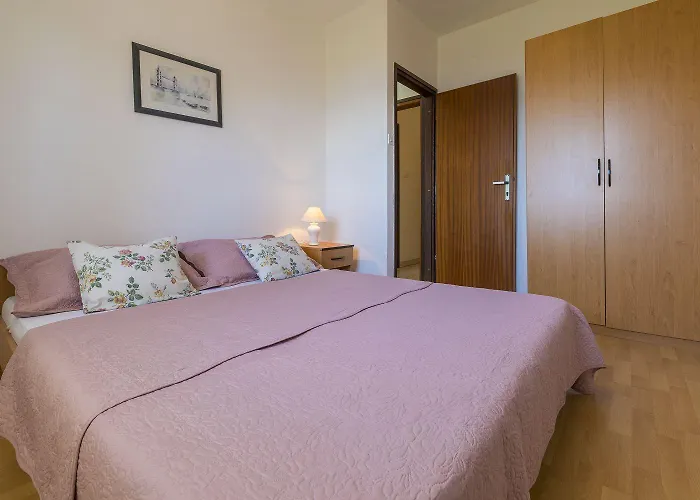 Hundefreundliches Nur 300 Meter Bis Zur Adria Mit Meerblick, Grill, Wifi Apartment