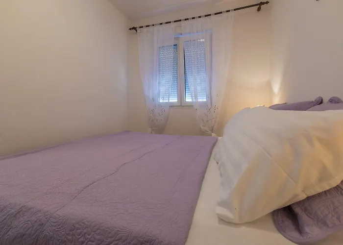 Hundefreundliches Nur 300 Meter Bis Zur Adria Mit Meerblick, Grill, Wifi Apartment Crikvenica