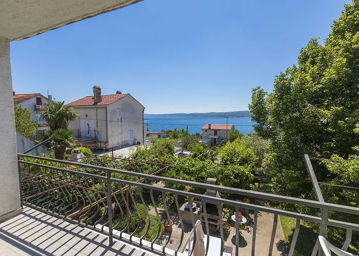 Hundefreundliches Nur 300 Meter Bis Zur Adria Mit Meerblick, Grill, Wifi Crikvenica